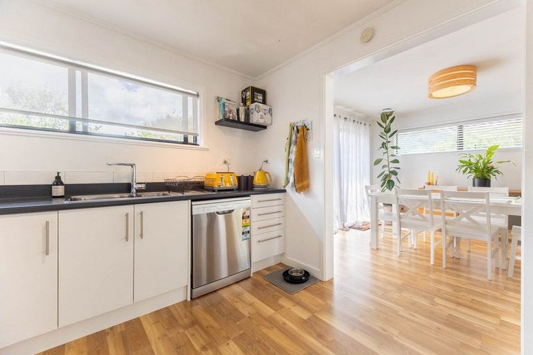 Photo of property in 127 Tilley Road, Paekakariki, 5034