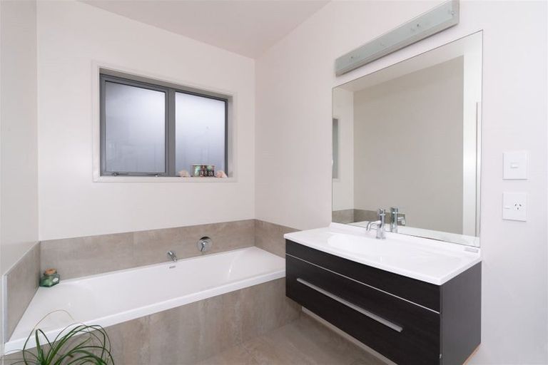 Photo of property in 68 Waitarere Rise Avenue, Waitarere, Levin, 5510