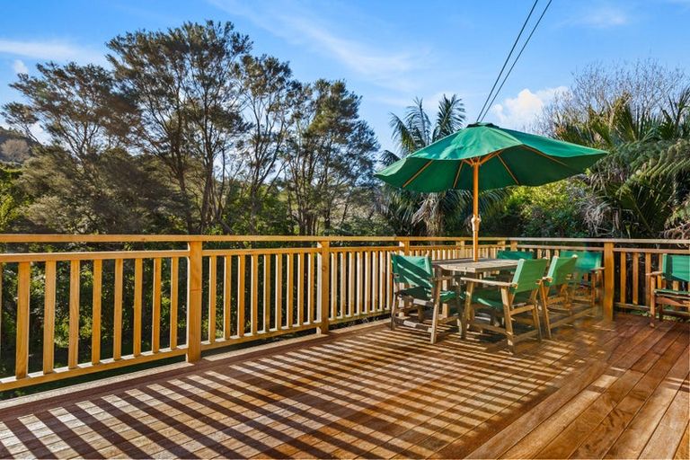 Photo of property in 21a Western Road, Laingholm, Auckland, 0604