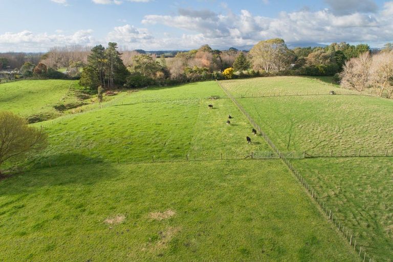 Photo of property in 658 Roberts Line, Kelvin Grove, Palmerston North, 4470