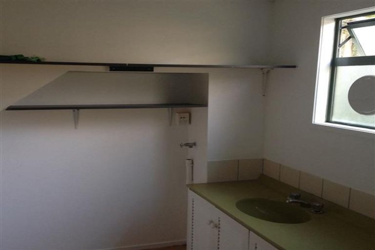 Photo of property in 2/37 Toru Street, Te Atatu Peninsula, Auckland, 0610