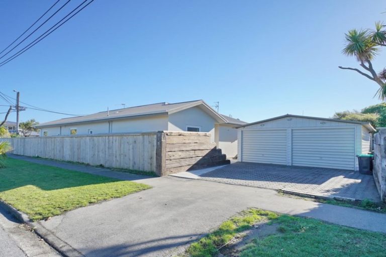 Photo of property in 319 Estuary Road, South New Brighton, Christchurch, 8062