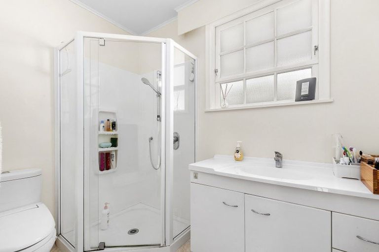 Photo of property in 5 Ridd Crescent, Karori, Wellington, 6012