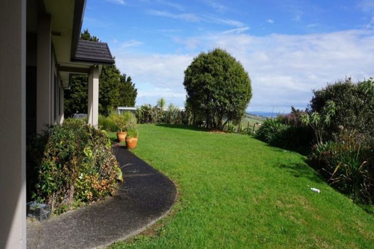 Photo of property in 14 Michael Bosher Way, Flat Bush, Auckland, 2019