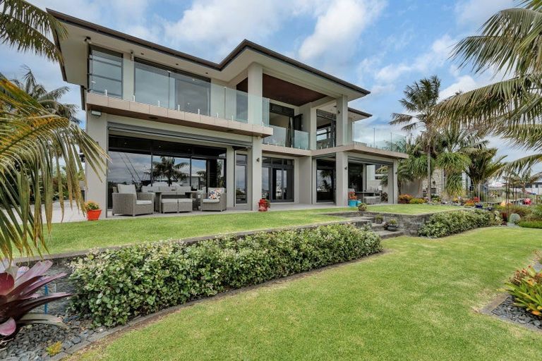 Photo of property in 12 Rauiri Drive, One Tree Point, 0118