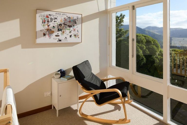 Photo of property in 76 Cannon Hill Crescent, Mount Pleasant, Christchurch, 8081