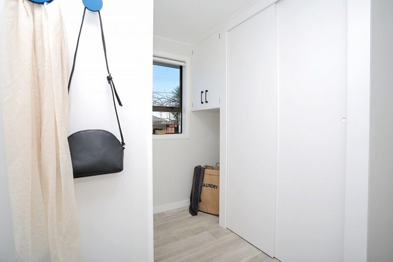 Photo of property in 27 Holloway Street, Waikiwi, Invercargill, 9810