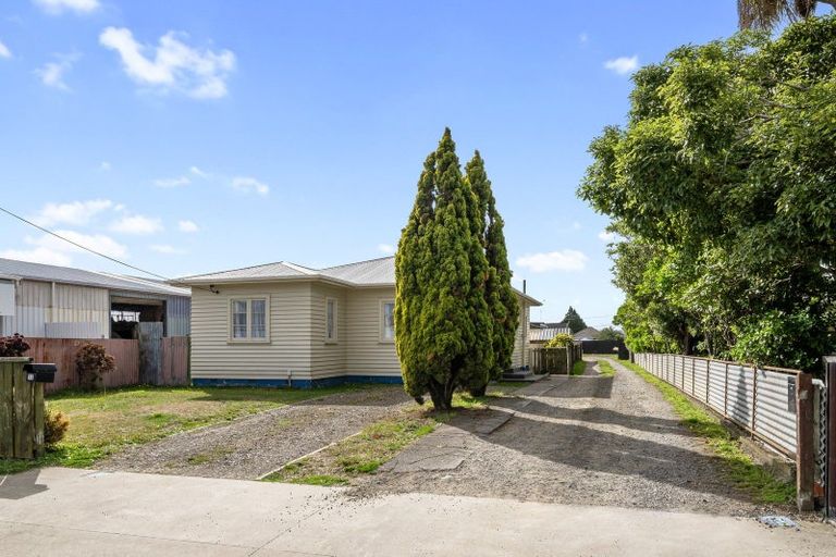 Photo of property in 12 Hokio Beach Road, Levin, 5510