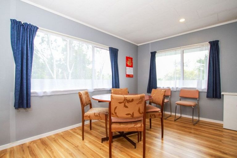 Photo of property in 2/87 Woodglen Road, Glen Eden, Auckland, 0602
