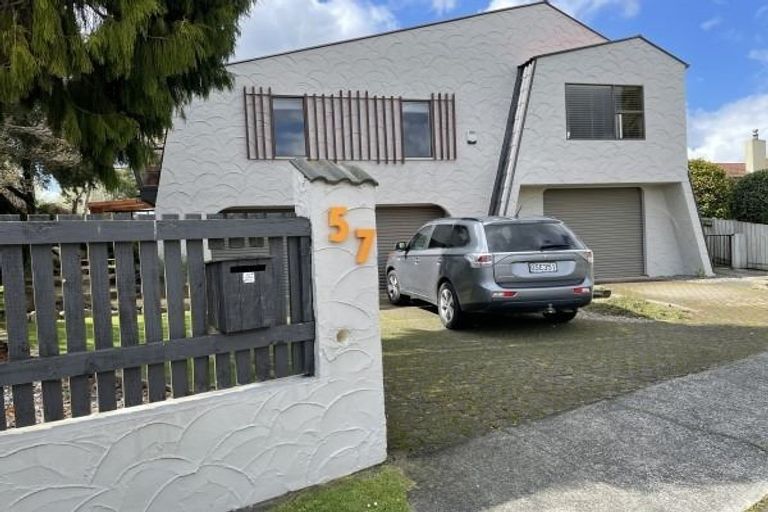 Photo of property in 57 Waterloo Crescent, Hokowhitu, Palmerston North, 4410