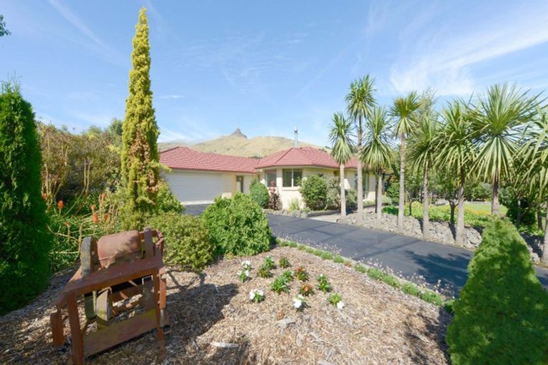 Photo of property in 6 Deavoll Place, Heathcote Valley, Christchurch, 8022