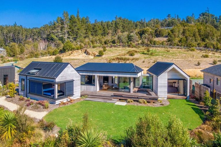 Photo of property in 18 Kahu Close, Kaiteriteri, Motueka, 7197