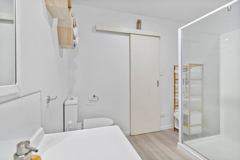 Photo of property in Lakeview Terrace, 27/14 Ambrico Place, New Lynn, Auckland, 0600