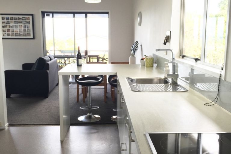 Photo of property in 9 Barrier View Road, Leigh, 0985