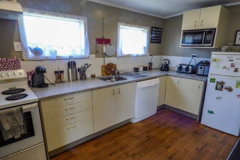 Photo of property in 1 Armstrong Street, Balclutha, 9230
