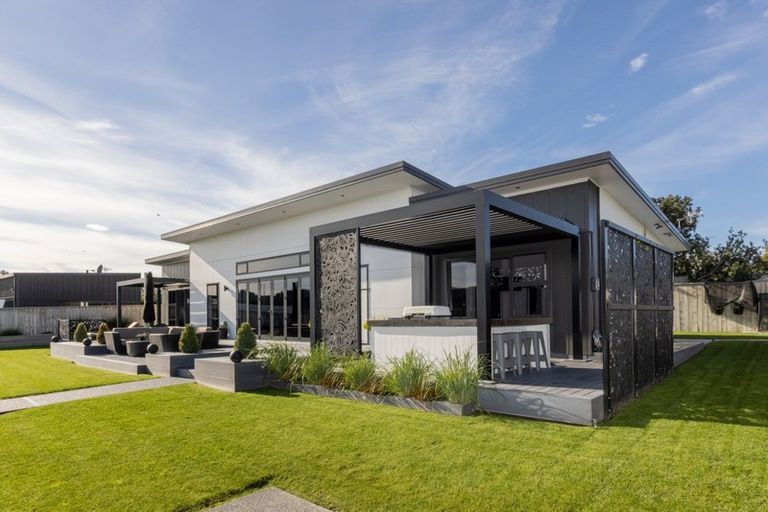 Photo of property in 33 Pohutukawa Drive, Eskdale, Napier, 4182