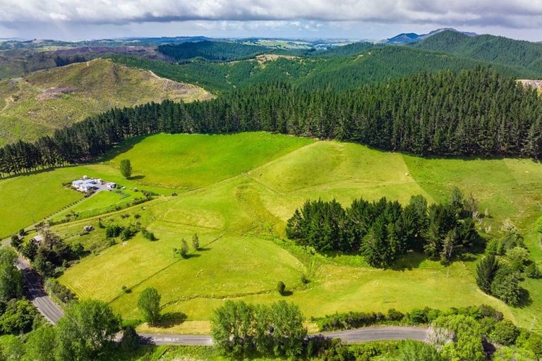 Photo of property in 1941 Tangowahine Valley Road, Tangowahine, Dargaville, 0372