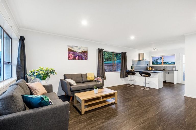 Photo of property in 5/38 Kirrie Avenue, Te Atatu South, Auckland, 0610