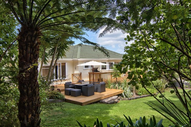 Photo of property in 235a Titirangi Road, Titirangi, Auckland, 0604