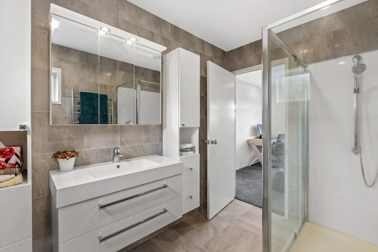 Photo of property in 166 Stapleford Crescent, Browns Bay, Auckland, 0630