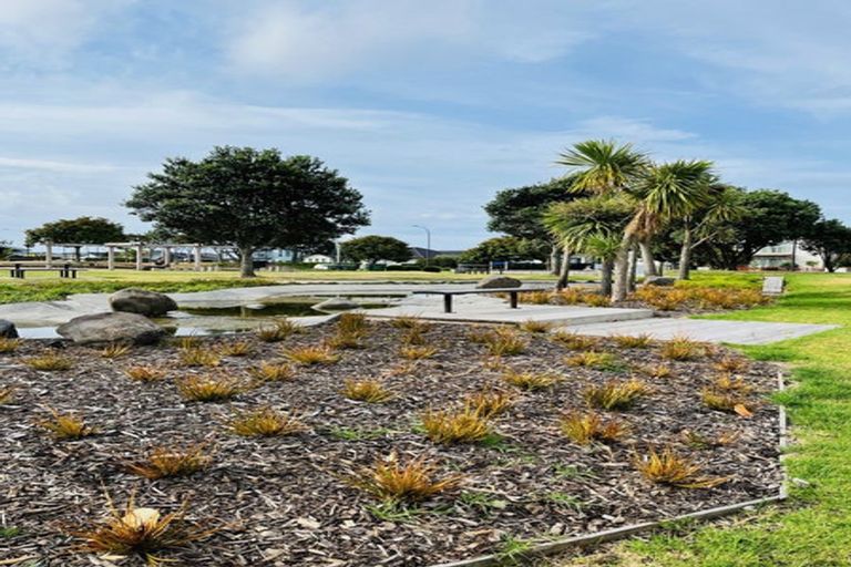 Photo of property in 25 Grabella Place, Papamoa Beach, Papamoa, 3118