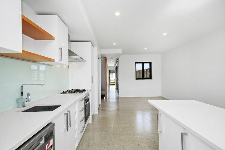 Photo of property in 1/50 Mandalay Terrace, Khandallah, Wellington, 6035