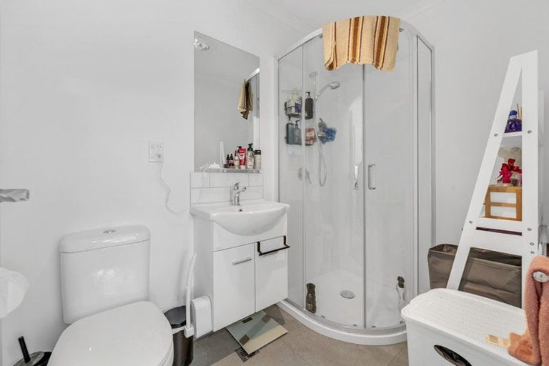 Photo of property in 12 Pangu Way, Mangere, Auckland, 2022