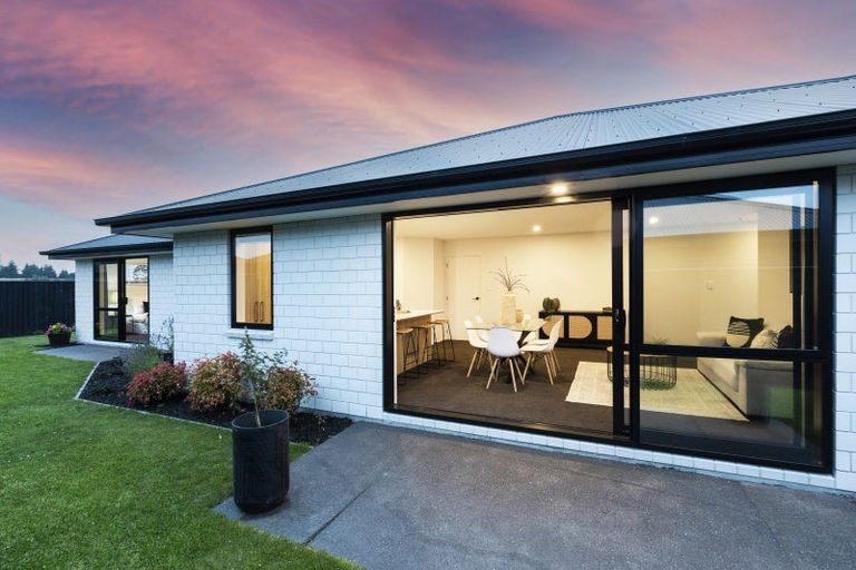 Photo of property in 318 Halswell Junction Road, Halswell, Christchurch, 8025