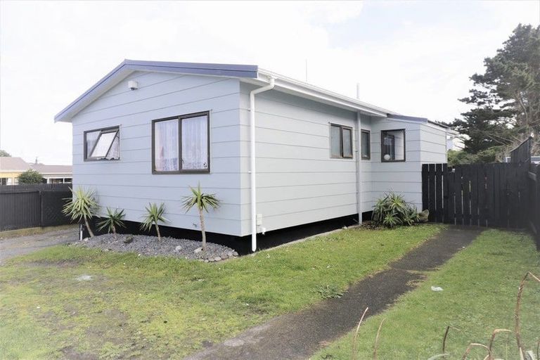 Photo of property in 21 Manuka Street, Castlecliff, Whanganui, 4501