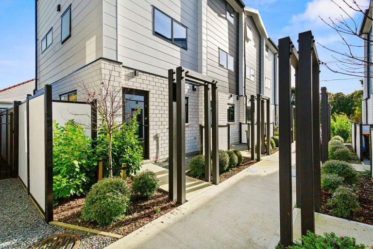 Photo of property in 4/182 Cambridge Terrace, Fairfield, Lower Hutt, 5011