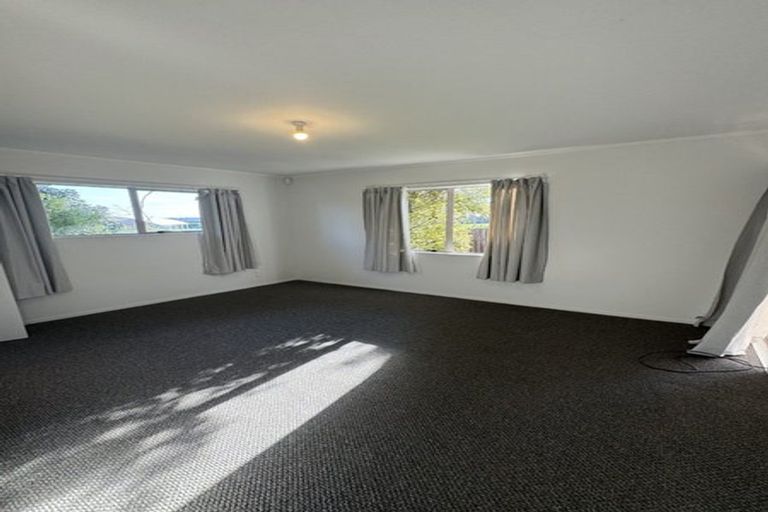 Photo of property in 240b Te Atatu Road, Te Atatu South, Auckland, 0610