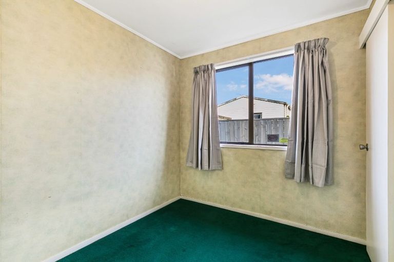 Photo of property in 1/24 Edwin Freeman Place, Ranui, Auckland, 0612