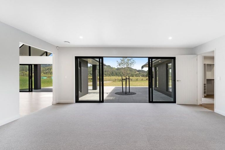 Photo of property in 22 Riverside Way, Clevedon, 2585