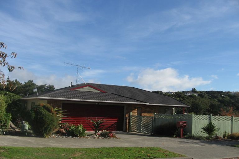Photo of property in 42 Sailmaker Close, Whitby, Porirua, 5024