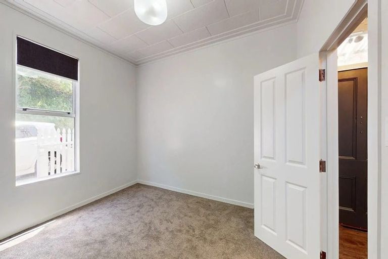 Photo of property in 141 Grant Road, Thorndon, Wellington, 6011