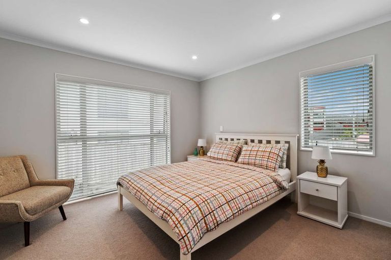 Photo of property in 30 William Wallbank Crescent, Swanson, Auckland, 0614