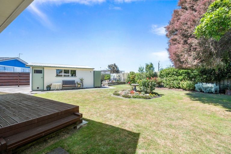 Photo of property in 18 Palliser Place, Milson, Palmerston North, 4414