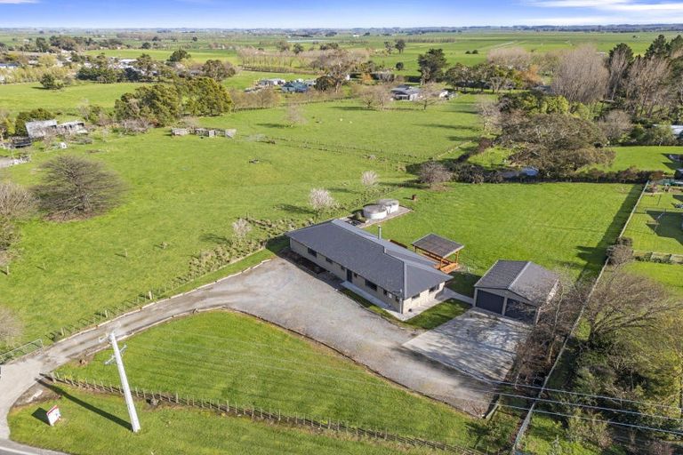 Photo of property in 841 Makerua Road, Tokomaru, Palmerston North, 4474