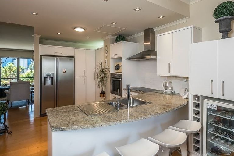 Photo of property in 10/4u Seaview Road, Paraparaumu Beach, Paraparaumu, 5032