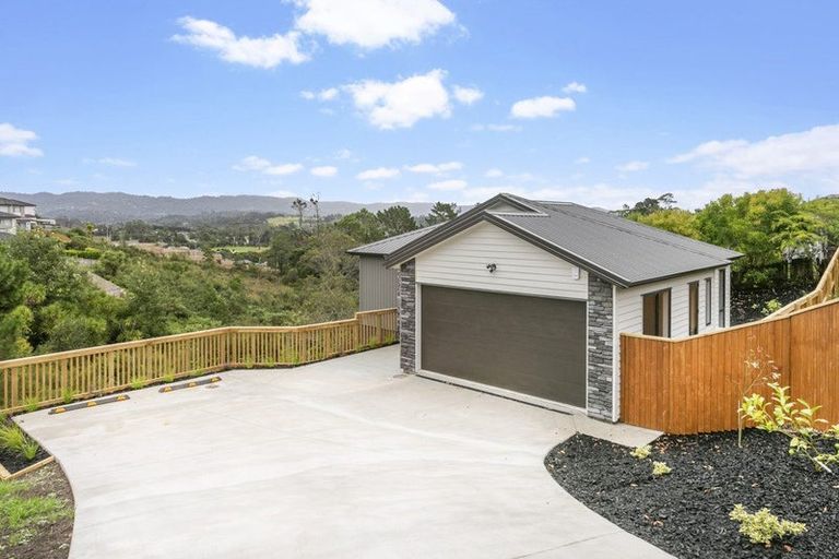 Photo of property in 5 Springhill Lane, Sunnyvale, Auckland, 0612