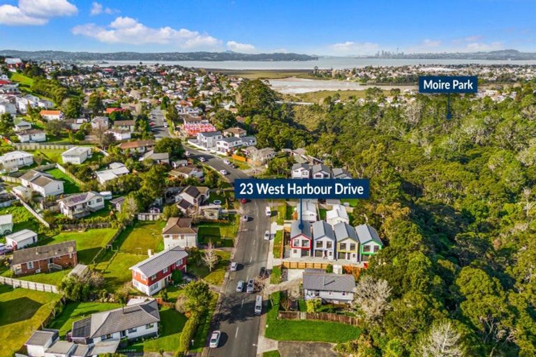 Photo of property in 23a West Harbour Drive, West Harbour, Auckland, 0618