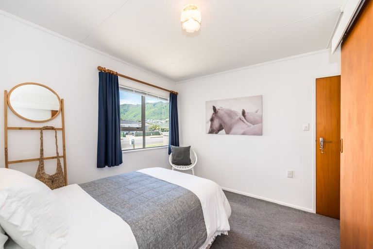 Photo of property in 24 Kapanui Road, Waikanae, 5036