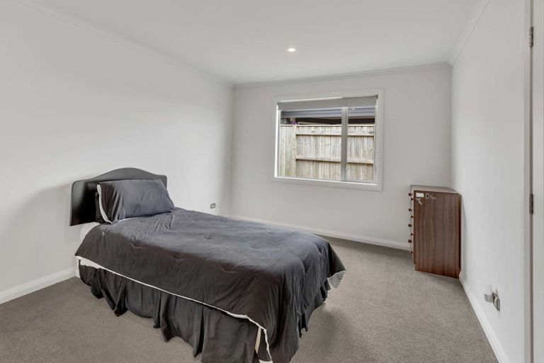 Photo of property in 27 Silicon Way, Fitzherbert, Palmerston North, 4410