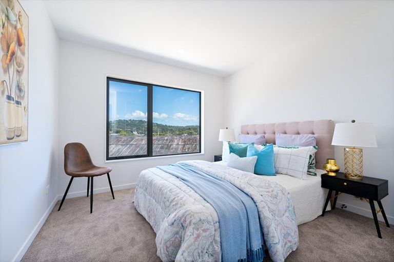 Photo of property in 21d Barron Drive, Green Bay, Auckland, 0604