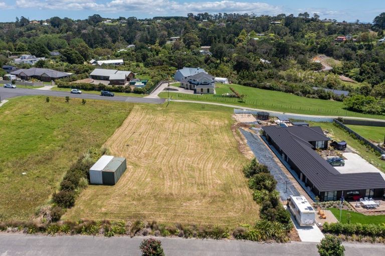 Photo of property in 3 Laguna Place, Matakatia, Whangaparaoa, 0930