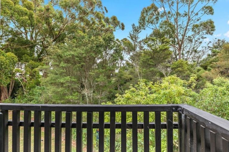 Photo of property in 15 Sun Place, Henderson, Auckland, 0612