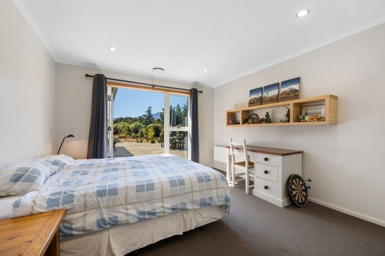 Photo of property in 136 Te Awa Road, Albert Town, Wanaka, 9382