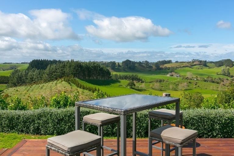 Photo of property in 281 Upland Road, Tarurutangi, New Plymouth, 4372