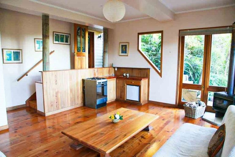 Photo of property in 122 Lone Kauri Road, Karekare, New Lynn, 0772