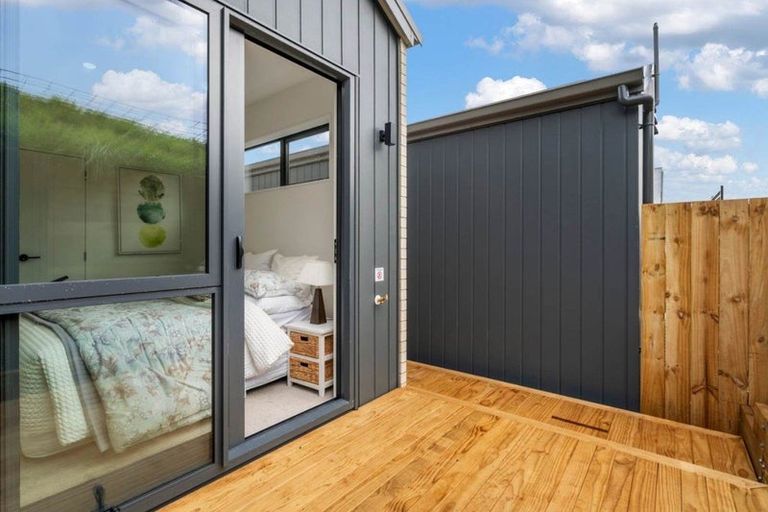 Photo of property in 12 Taukahiwi Road, Pukekohe, 2120